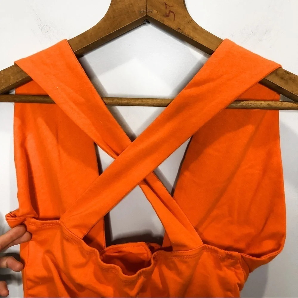 ๐ฆ๐ SHEIN | Orange Criss Cross Strap Crop Top - Picture 6 of 10